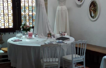 Souffle de soie - créatrice de robes de mariées salon du mariage de Pérouges 